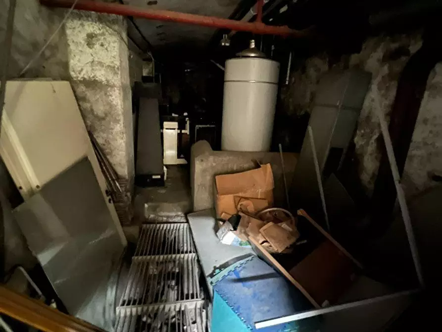 Immagine 46 di Magazzino in vendita  a Chianocco