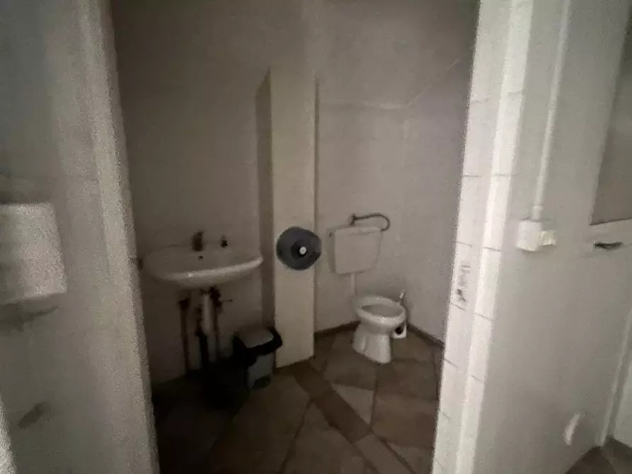 Immagine 17 di Magazzino in vendita  a Chianocco