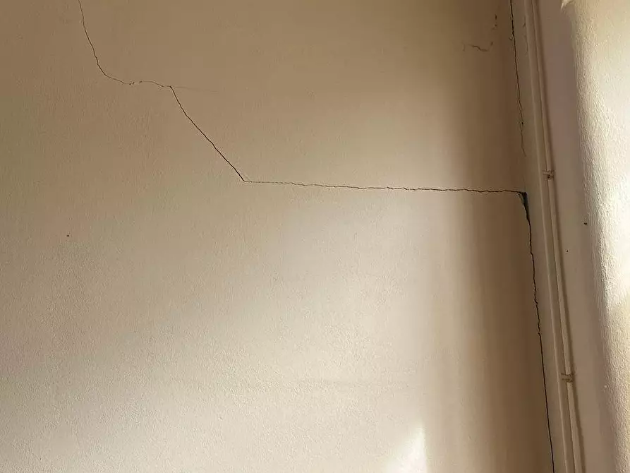 Immagine 38 di Magazzino in vendita  a Chianocco