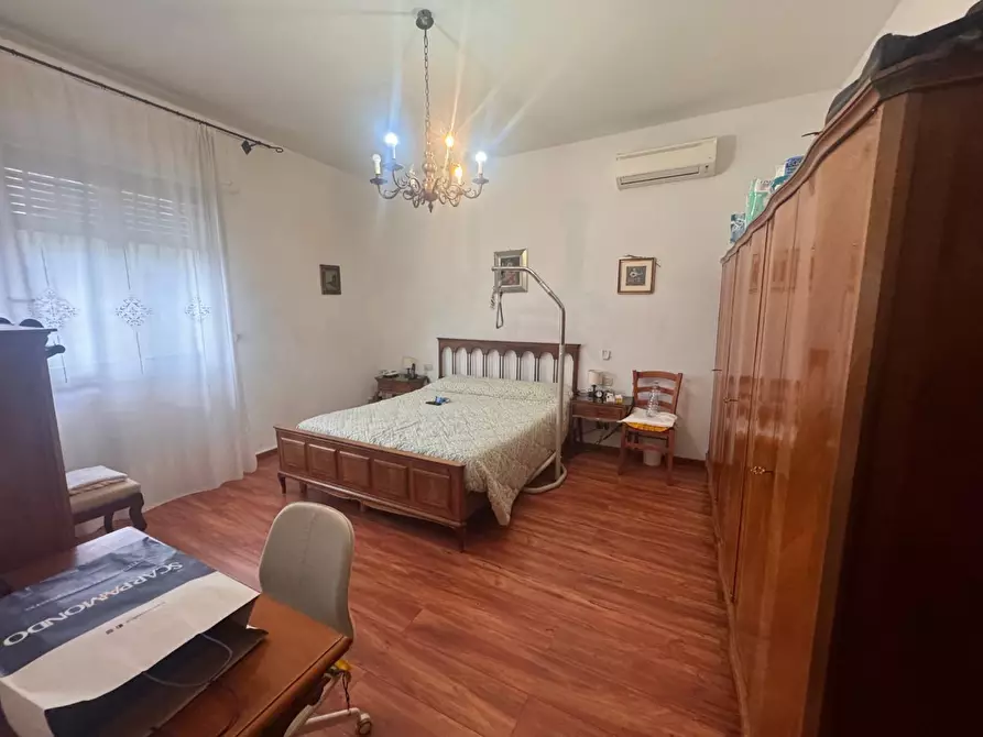 Immagine 12 di Villa in vendita  a Pisa