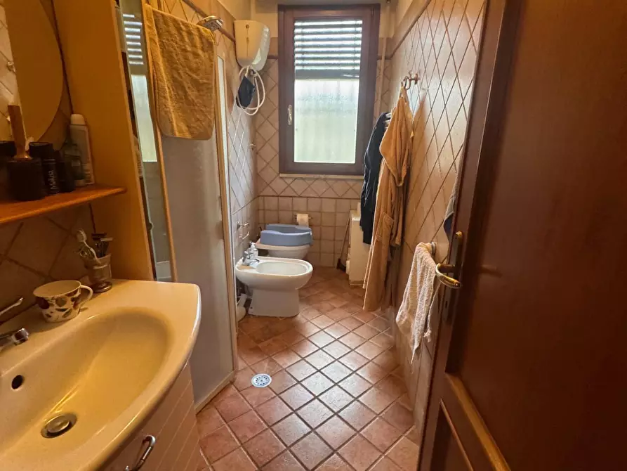 Immagine 11 di Villa in vendita  a Pisa