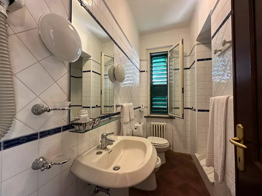 Immagine 22 di Albergo/B&B/Residence in vendita  a Lerici