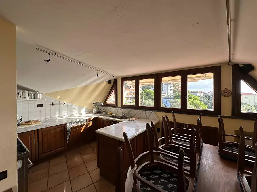 Immagine 5 di Albergo/B&B/Residence in vendita  a Lerici
