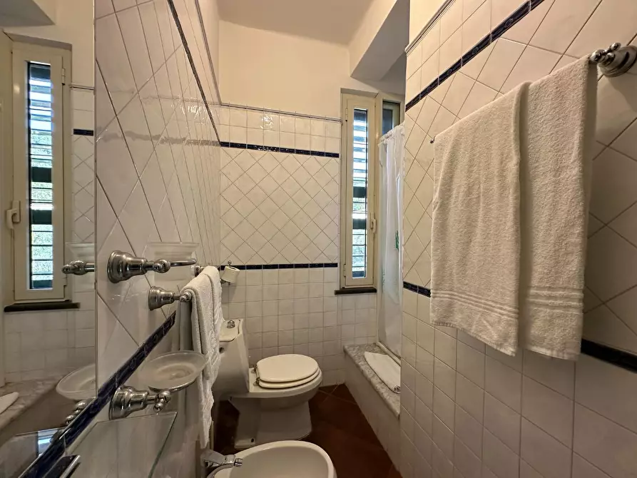 Immagine 15 di Albergo/B&B/Residence in vendita  a Lerici