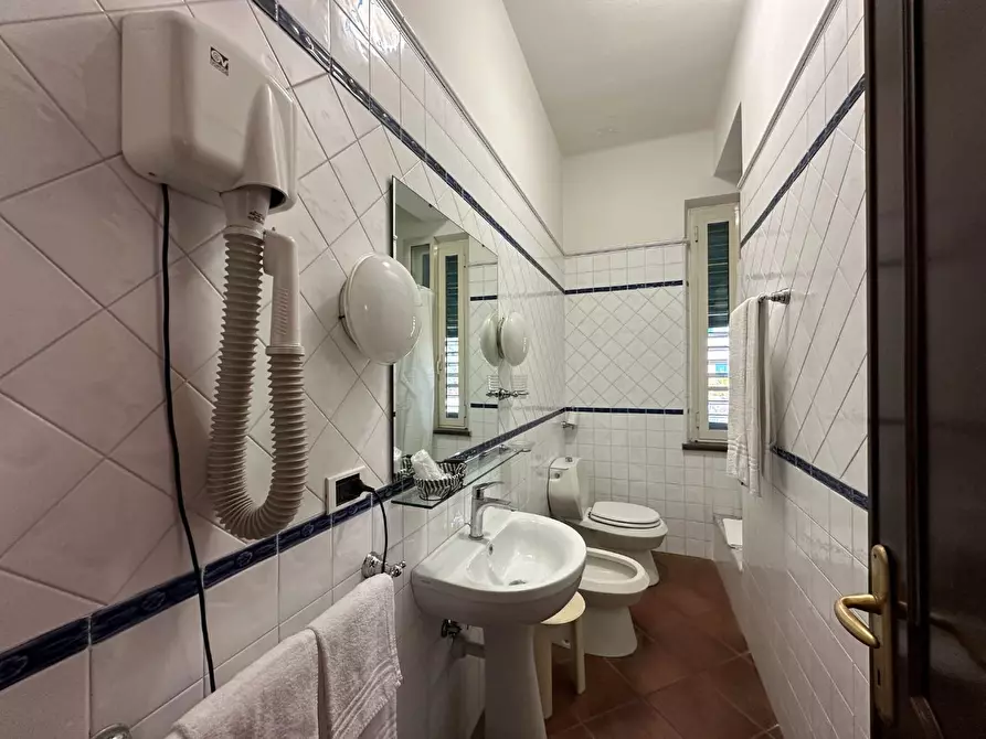 Immagine 24 di Albergo/B&B/Residence in vendita  a Lerici