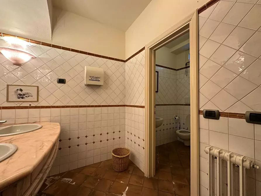 Immagine 33 di Albergo/B&B/Residence in vendita  a Lerici
