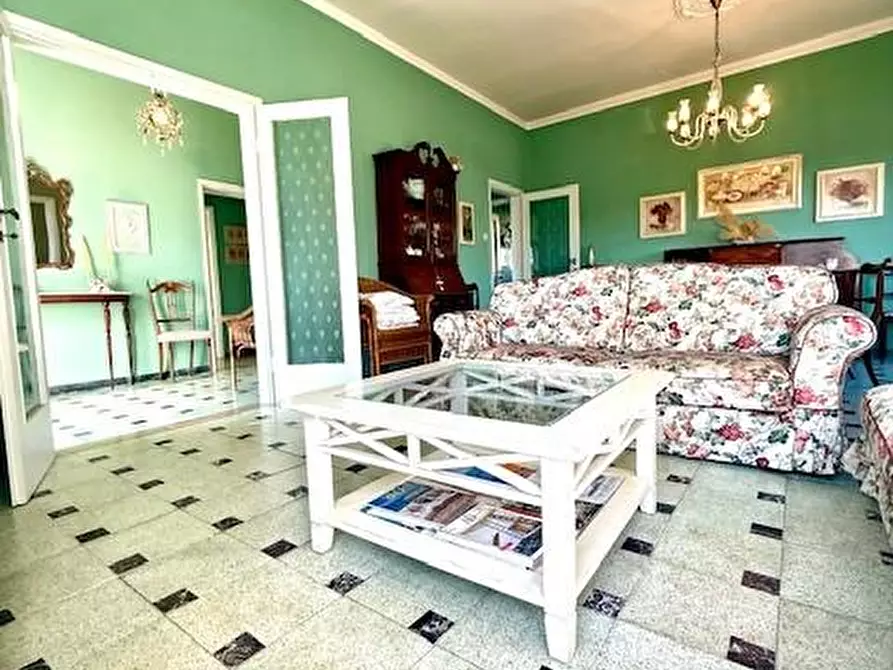 Immagine 2 di Casa indipendente in vendita  a Camaiore