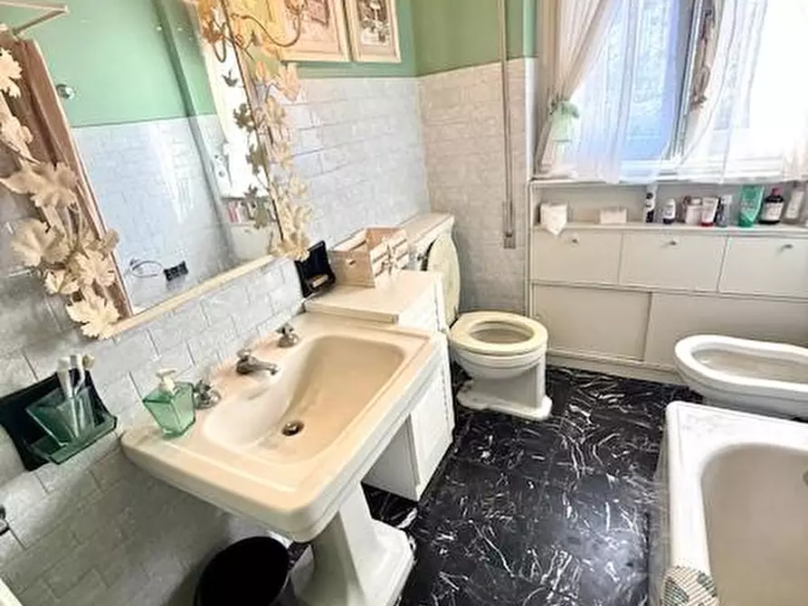 Immagine 11 di Casa indipendente in vendita  a Camaiore