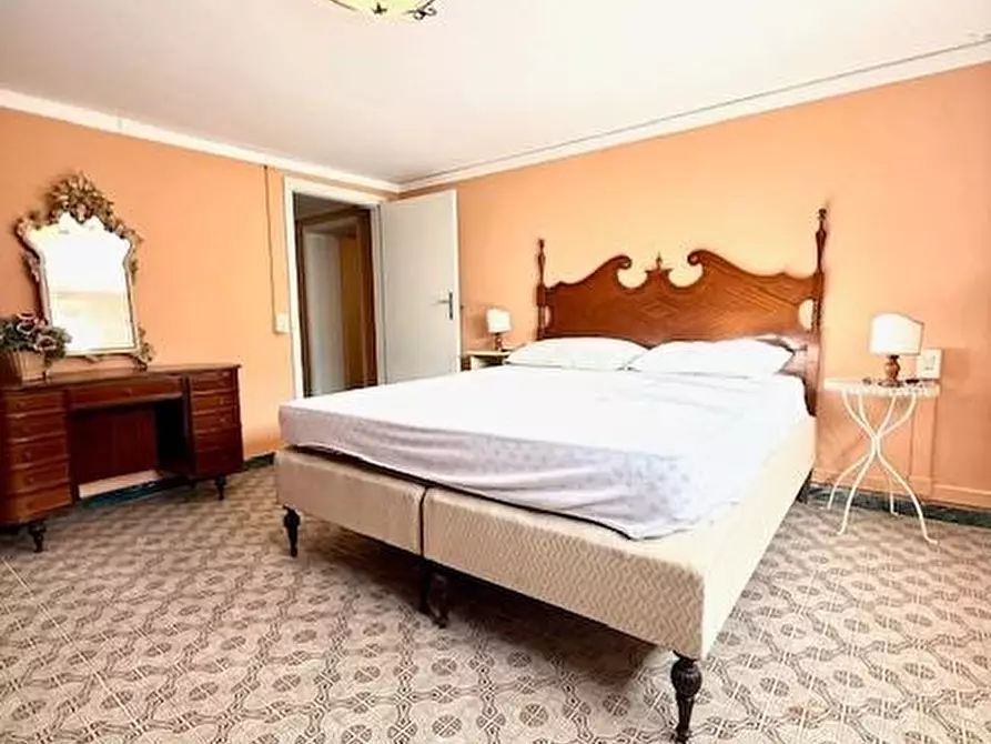 Immagine 24 di Casa indipendente in vendita  a Camaiore