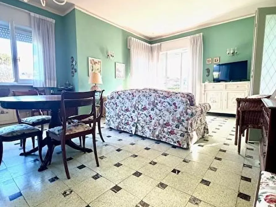 Immagine 3 di Casa indipendente in vendita  a Camaiore