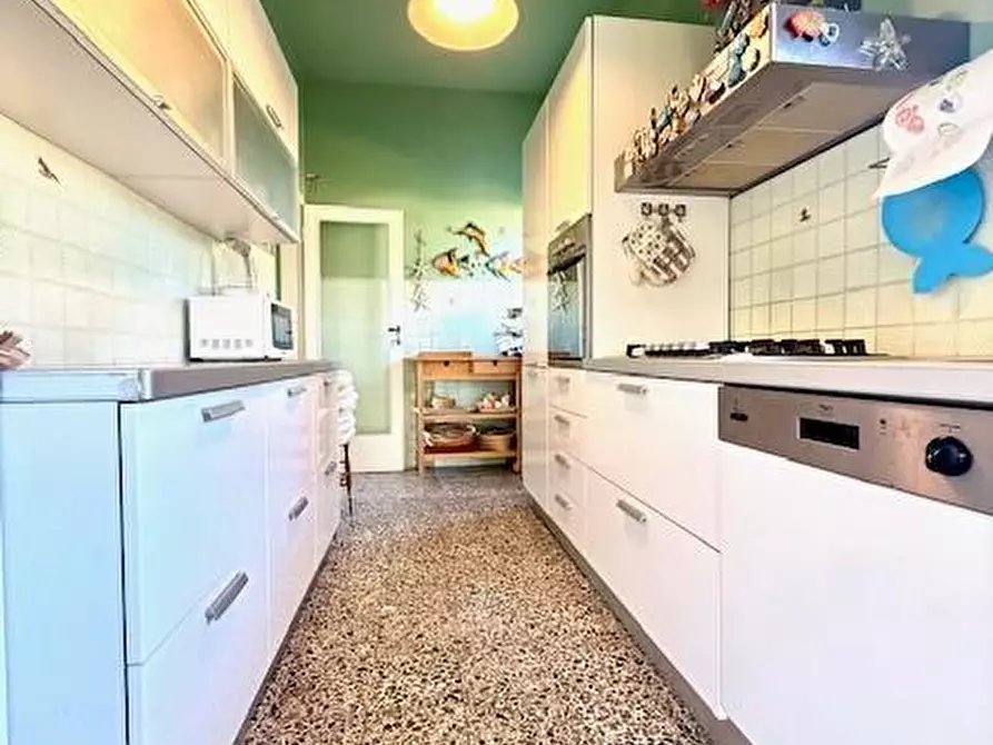 Immagine 6 di Casa indipendente in vendita  a Camaiore