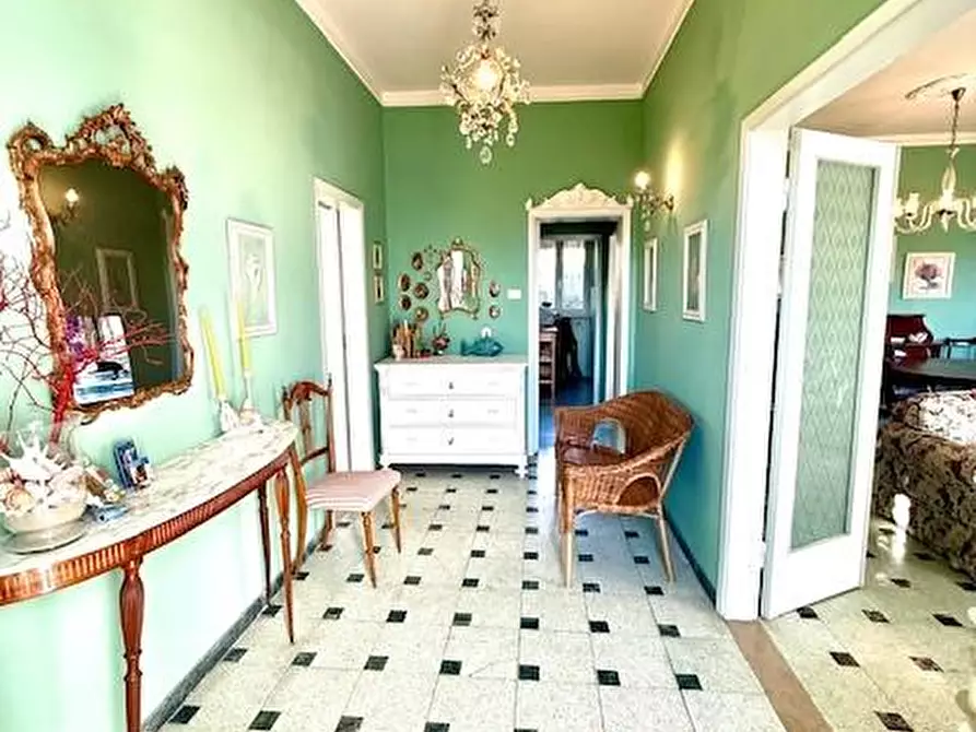 Immagine 4 di Casa indipendente in vendita  a Camaiore