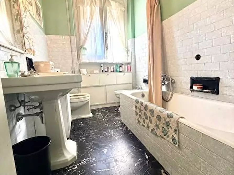 Immagine 10 di Casa indipendente in vendita  a Camaiore