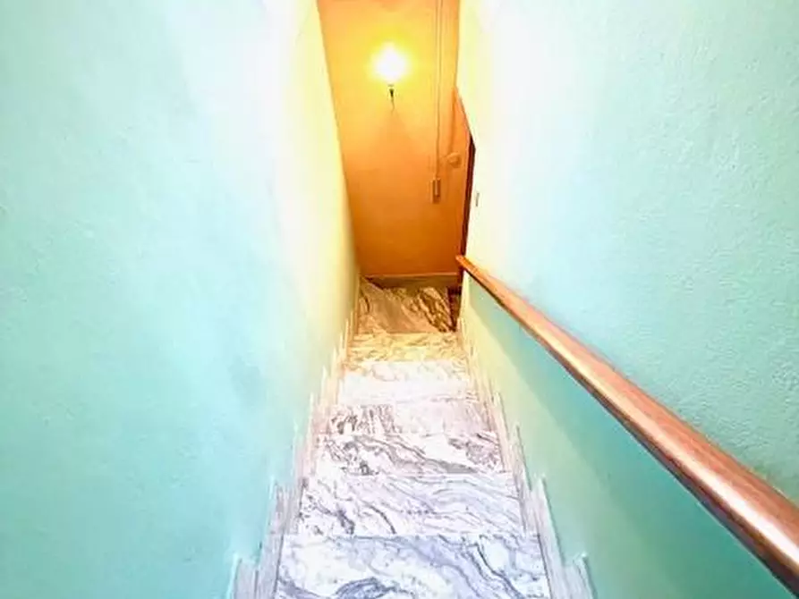 Immagine 19 di Casa indipendente in vendita  a Camaiore