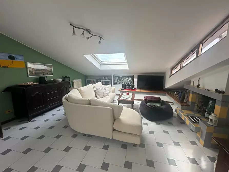 Immagine 15 di Mansarda in vendita  a Viareggio