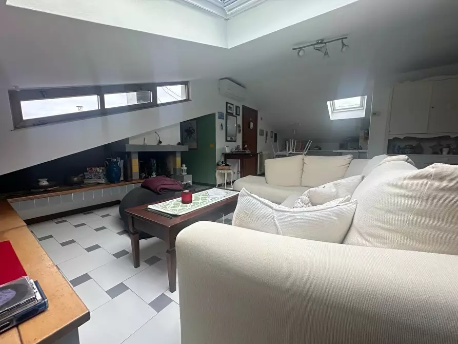 Immagine 14 di Mansarda in vendita  a Viareggio