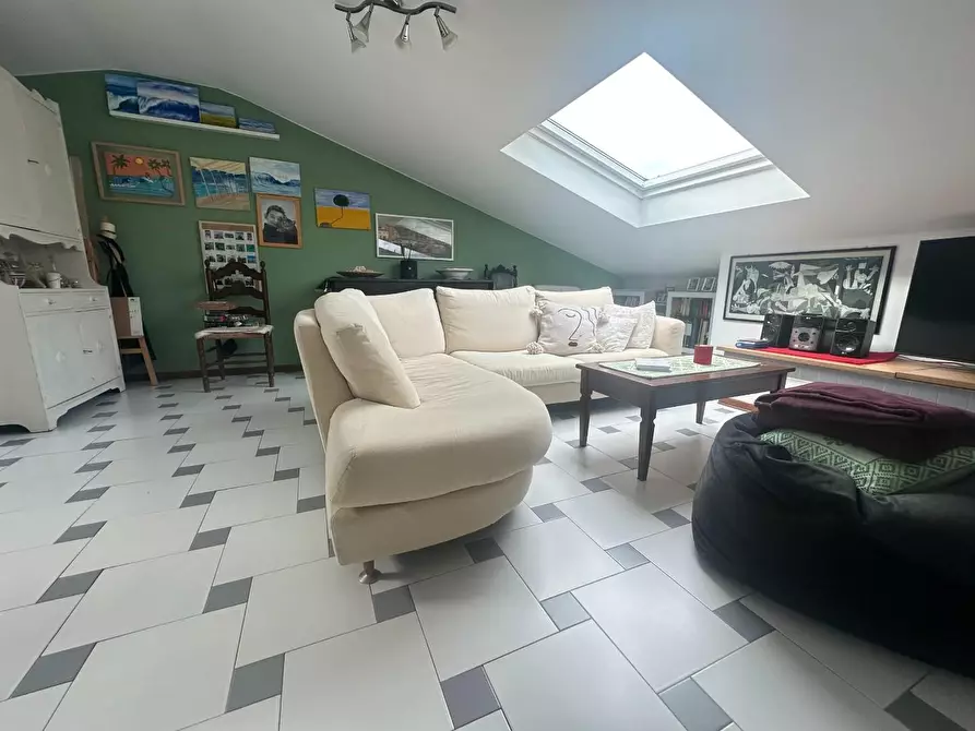 Immagine 13 di Mansarda in vendita  a Viareggio