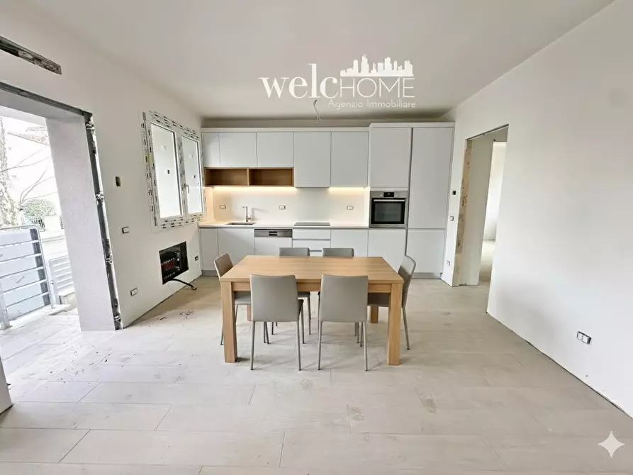 Immagine 23 di Appartamento in vendita  a Campi Bisenzio