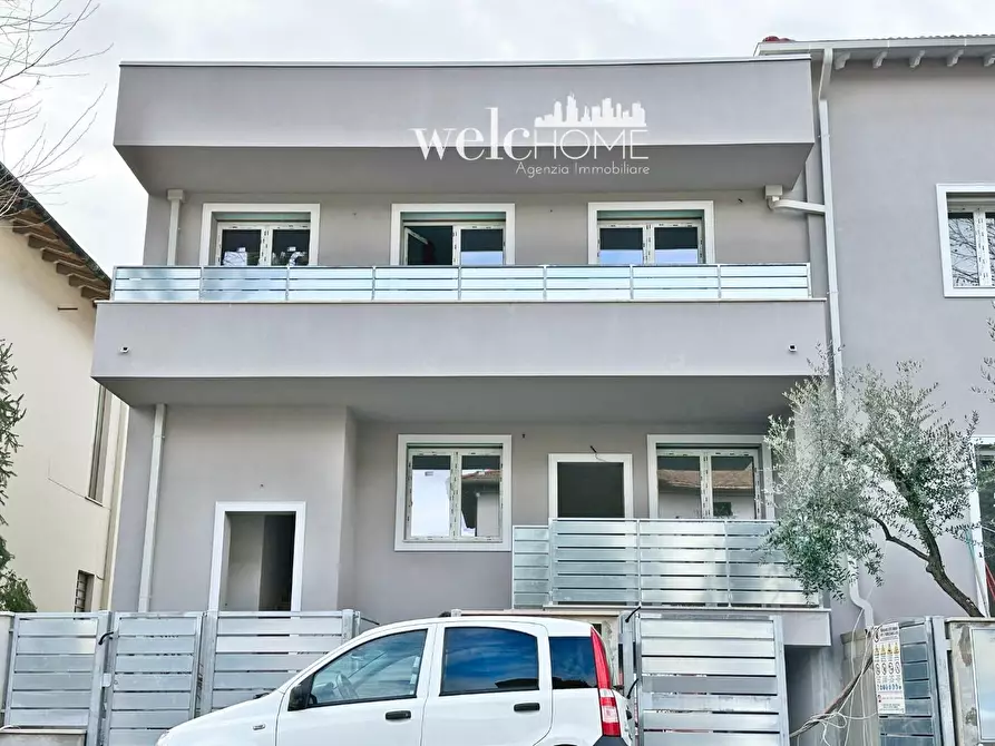 Immagine 19 di Appartamento in vendita  a Campi Bisenzio