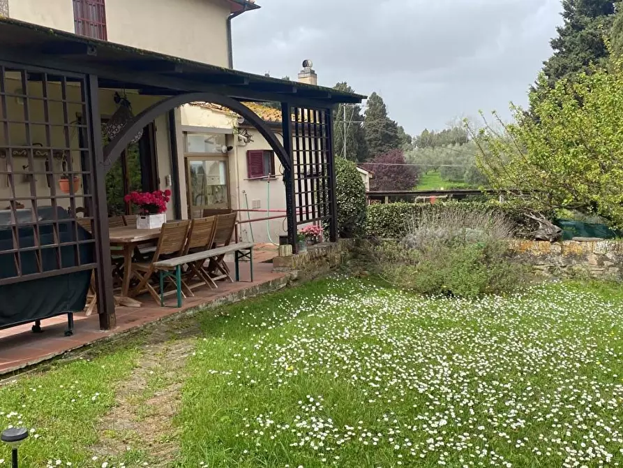 Immagine 25 di Casa colonica in vendita  a Collesalvetti