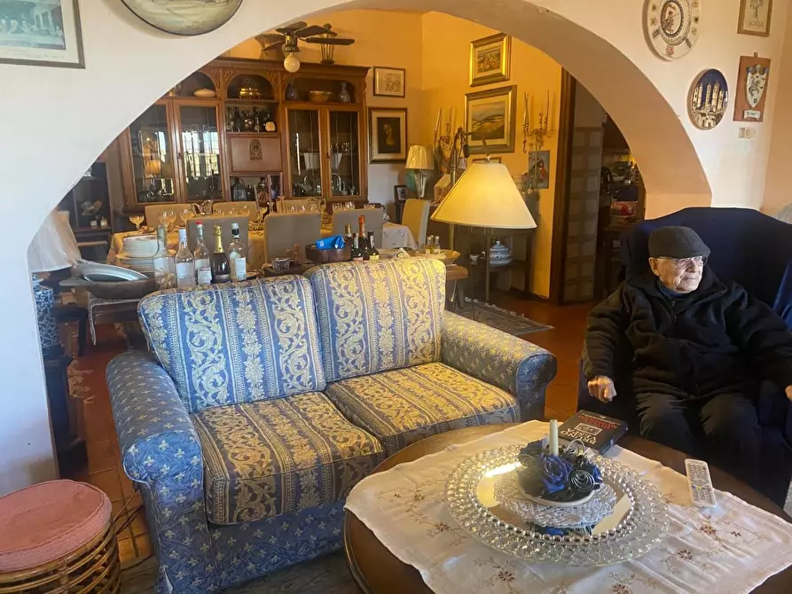 Immagine 29 di Casa colonica in vendita  a Collesalvetti