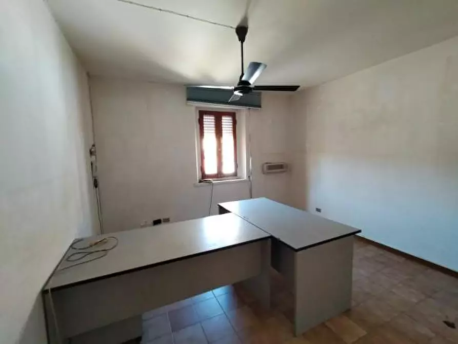 Immagine 4 di Villa in vendita  a Viareggio