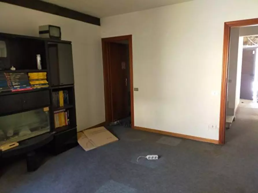 Immagine 3 di Villa in vendita  a Viareggio