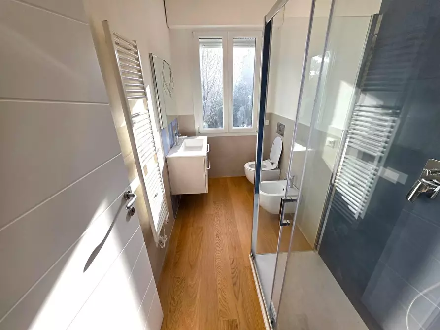 Immagine 11 di Appartamento in vendita  a Massa