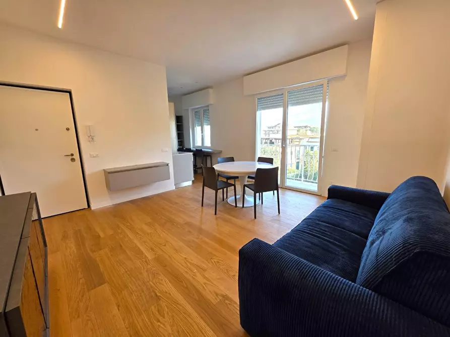 Immagine 3 di Appartamento in vendita  a Massa