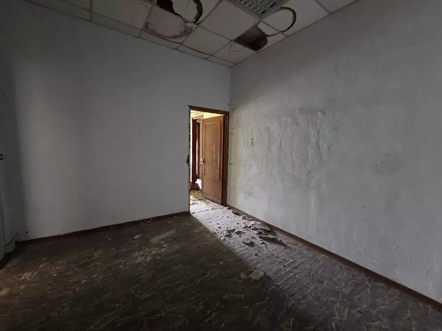 Immagine 23 di Attività artigianale in vendita  a Capannori