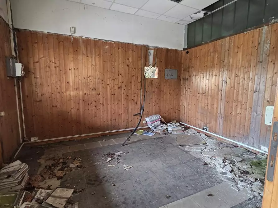 Immagine 12 di Attività artigianale in vendita  a Capannori