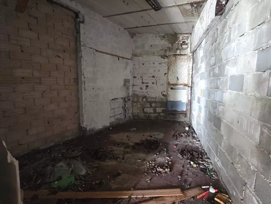 Immagine 13 di Attività artigianale in vendita  a Capannori