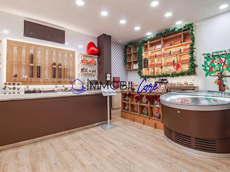 Immagine 3 di Locale commerciale in affitto  a Livorno