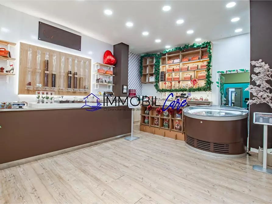 Immagine 1 di Locale commerciale in affitto  a Livorno