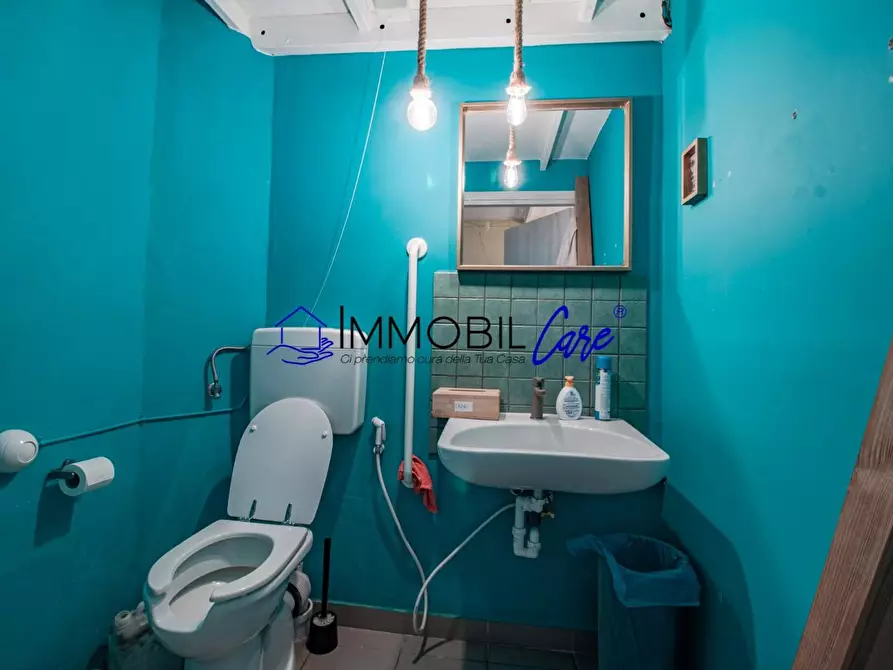 Immagine 7 di Locale commerciale in affitto  a Livorno