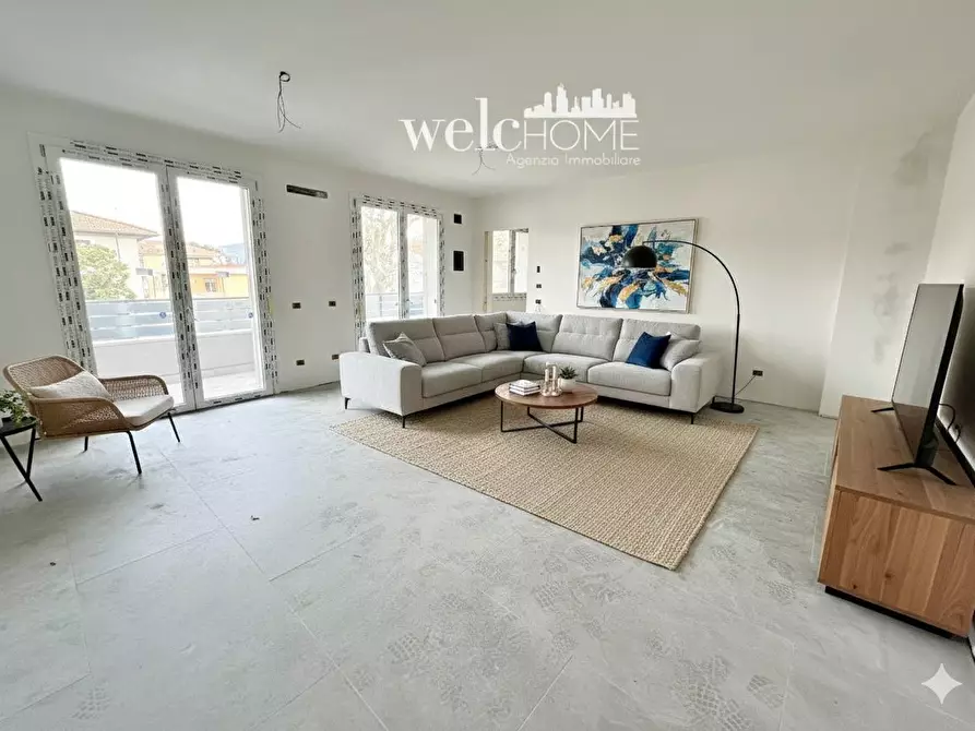 Immagine 1 di Appartamento in vendita  a Campi Bisenzio