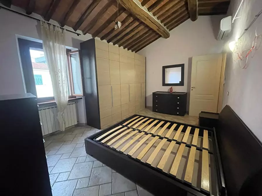 Immagine 18 di Appartamento in vendita  a Carrara