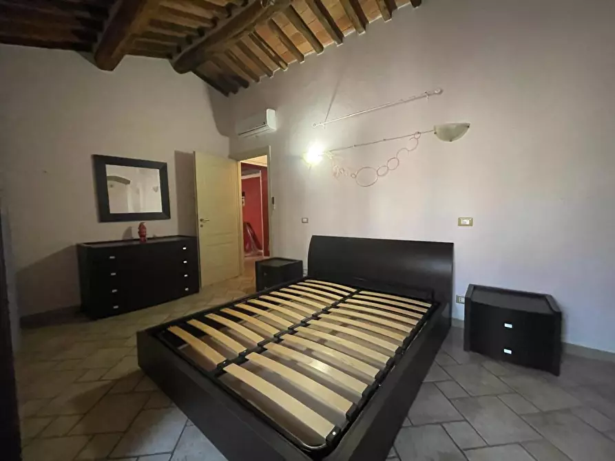 Immagine 17 di Appartamento in vendita  a Carrara