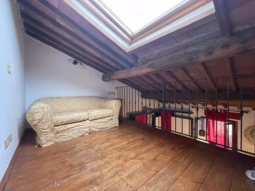 Immagine 12 di Appartamento in vendita  a Carrara