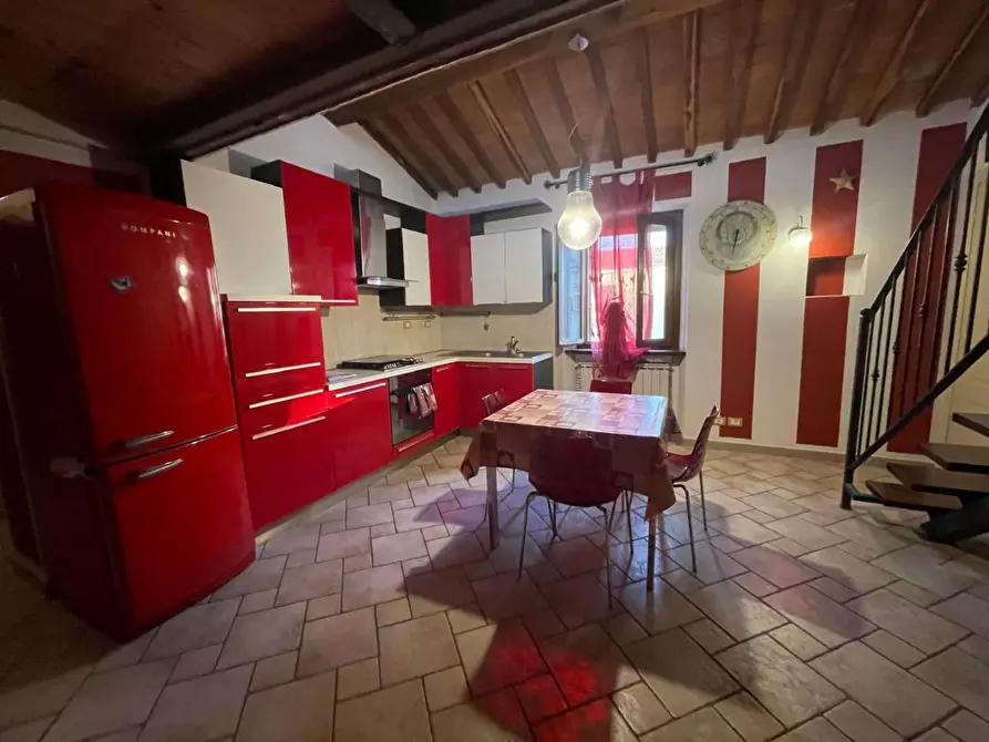 Immagine 1 di Appartamento in vendita  a Carrara