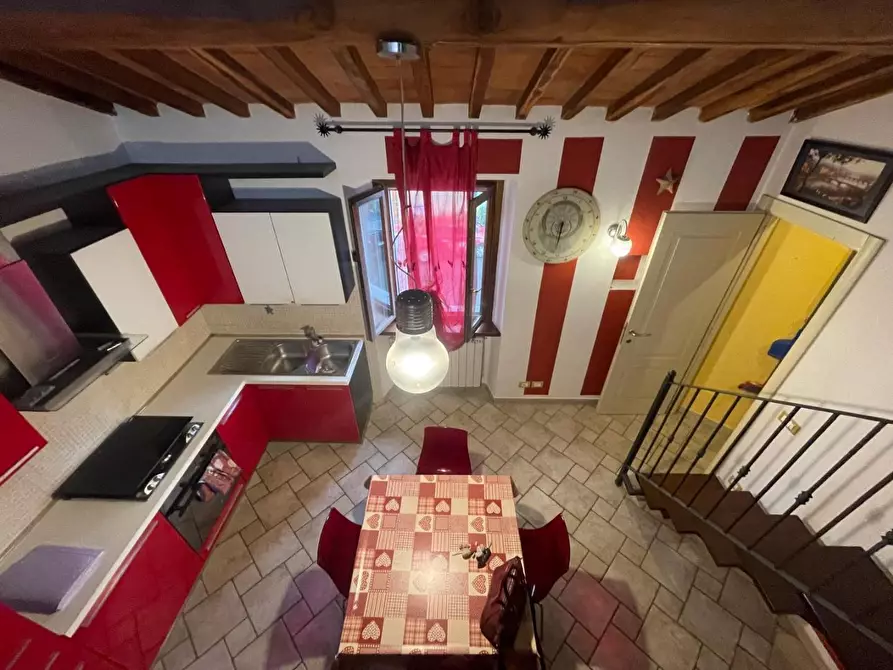 Immagine 2 di Appartamento in vendita  a Carrara