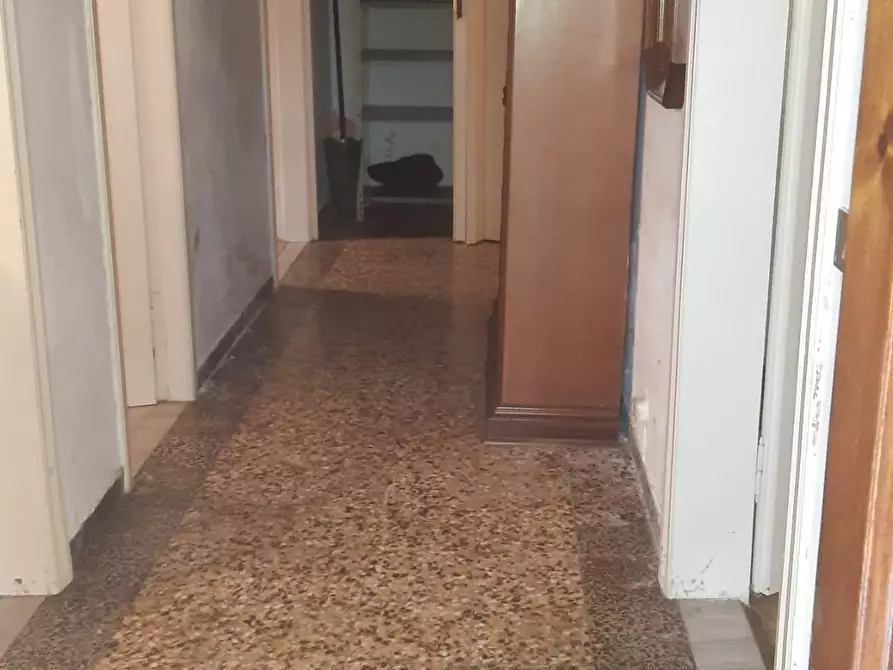 Immagine 2 di Casa bifamiliare in vendita  a Ortonovo