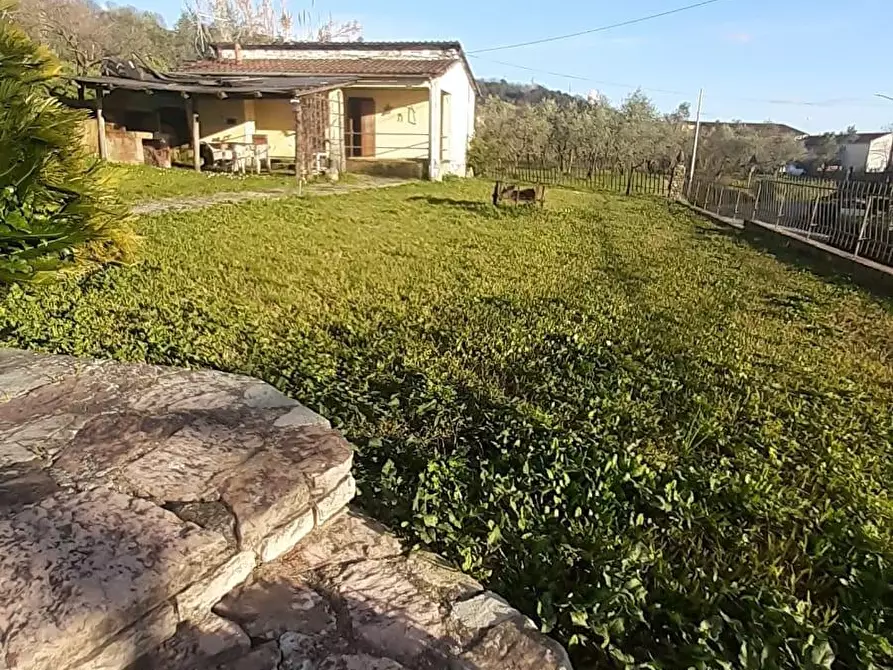 Immagine 11 di Casa bifamiliare in vendita  a Castelnuovo Magra