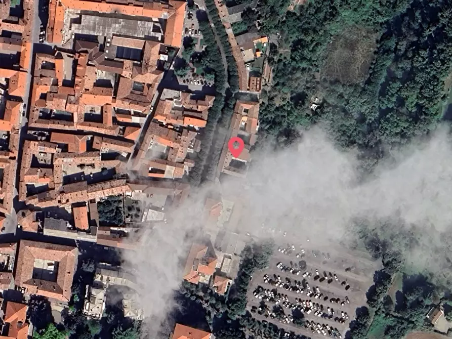 Immagine 1 di Palazzo in vendita  a Valenza