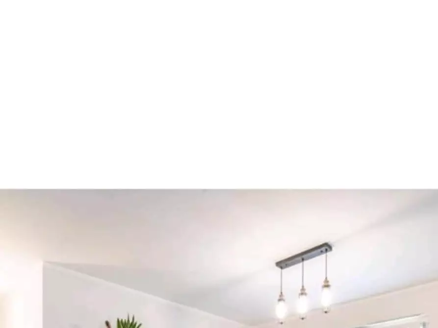 Immagine 15 di Villa in vendita  a Massa