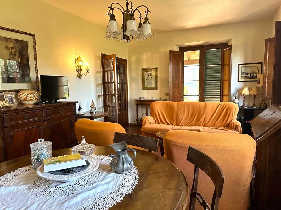 Immagine 14 di Villa in vendita  a Lucca