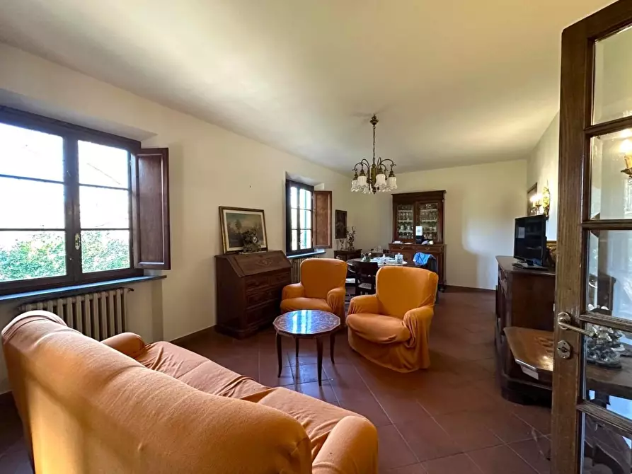 Immagine 15 di Villa in vendita  a Lucca