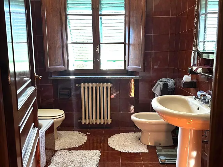 Immagine 38 di Villa in vendita  a Lucca