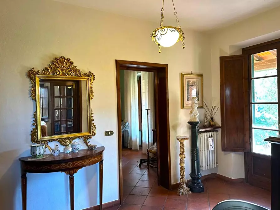 Immagine 12 di Villa in vendita  a Lucca