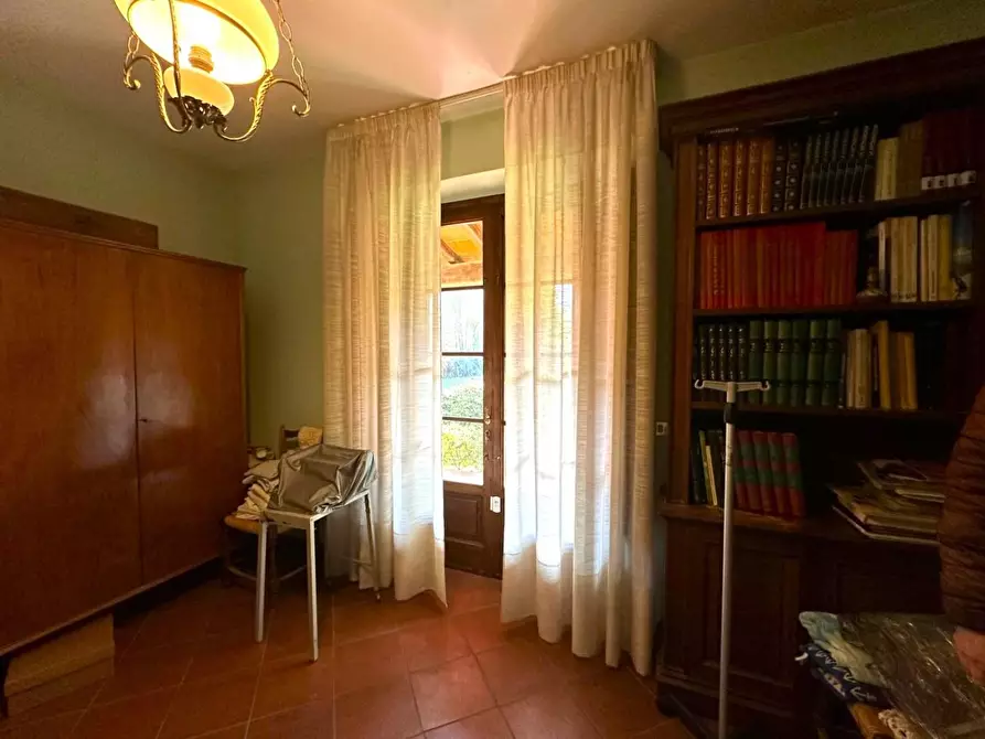 Immagine 17 di Villa in vendita  a Lucca
